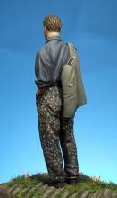 SS panzer recon crewman - 2.