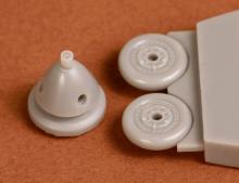 P-39Q/N Propeller set and main wheels - 1.
