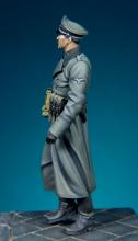 Waffen SS Officer (WW II) - 6.